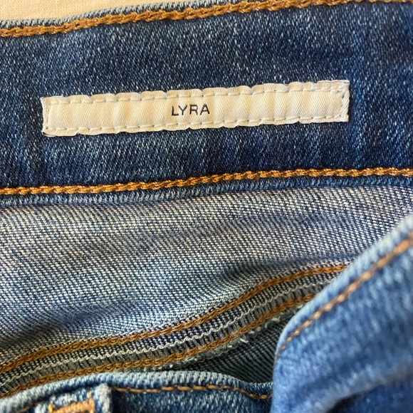 Citizens Of Humanity Wide Legged Lyra Jeans
Size 28 - Picture 7 of 7